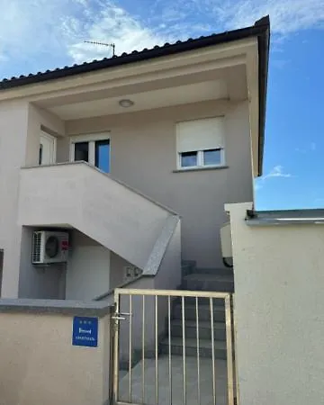 Elli - Parking, Garden, Bbq Daire Pula