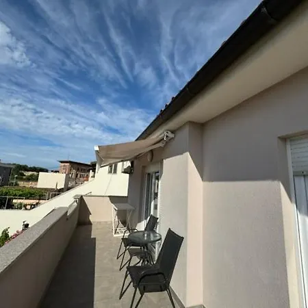 Elli - Parking, Garden, Bbq * Pola