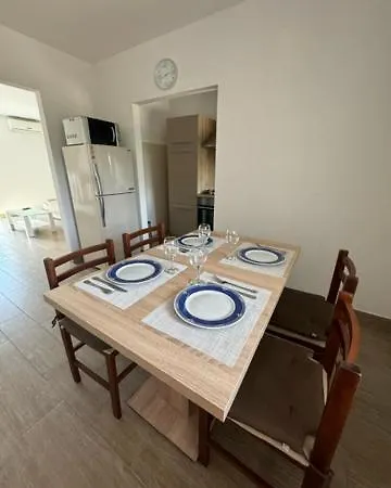 Elli - Parking, Garden, Bbq Daire Pula